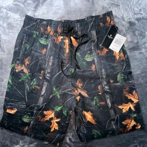 Saints Studio Men’s Shorts Small NWT